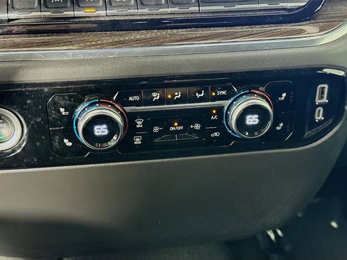 Certified 2022 GMC Sierra 1500 Elevation image 17