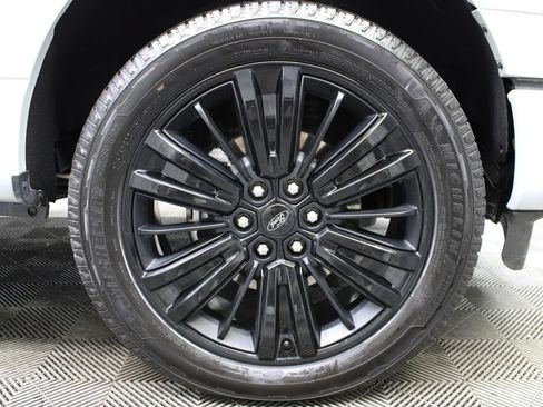 Used 2025 Ford F150 Platinum AWD/4WD image 13