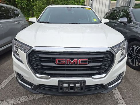 Used 2024 GMC Terrain SLE w/ Driver Convenience Package AWD/4WD image 3
