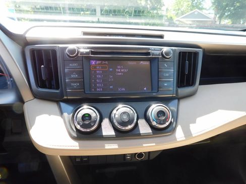 Used 2013 Toyota RAV4 LE AWD/4WD image 11