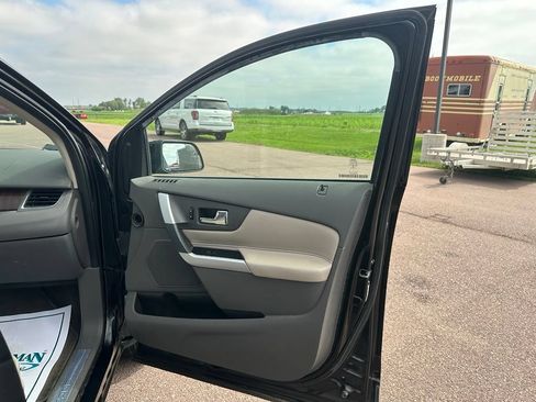 Used 2014 Ford Edge Limited FWD image 29