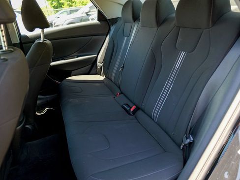 Used 2023 Hyundai Elantra SEL w/ Convenience Package FWD image 27