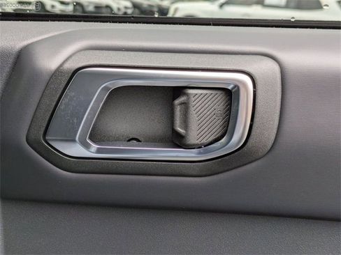 New 2025 Ford Bronco Outer Banks image 38