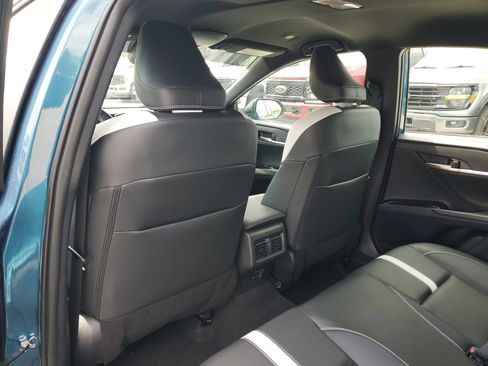 Used 2025 Toyota Camry SE FWD image 14