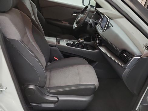 Used 2022 Nissan Rogue SV FWD image 14