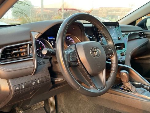 Used 2022 Toyota Camry SE w/ Convenience Package image 8