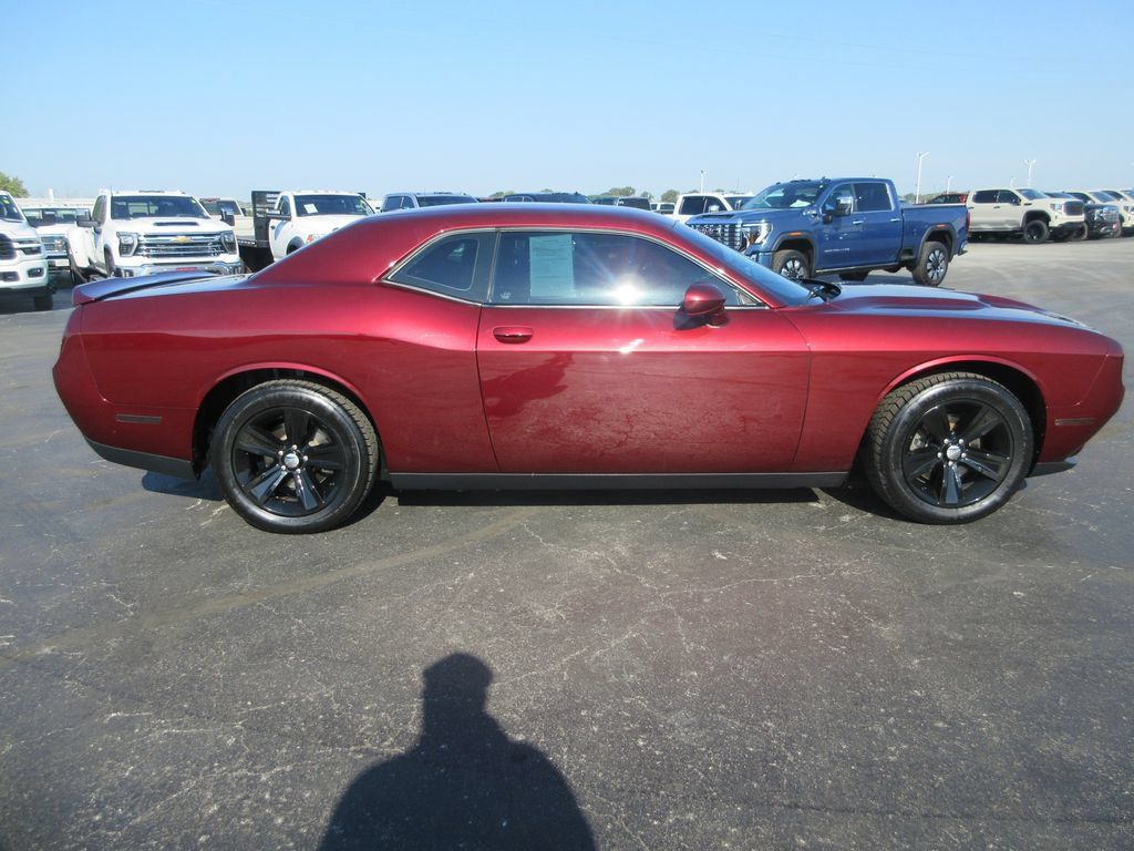 Used 2020 Dodge Challenger SXT RWD image 5