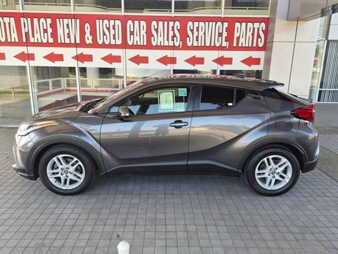 Used 2021 Toyota C-HR LE FWD image 12