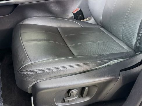 Used 2020 Land Rover Range Rover Evoque SE image 21