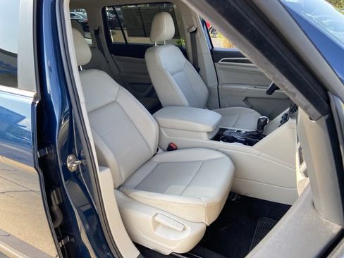 Used 2023 Volkswagen Atlas SE w/ Panoramic Sunroof Package FWD image 23