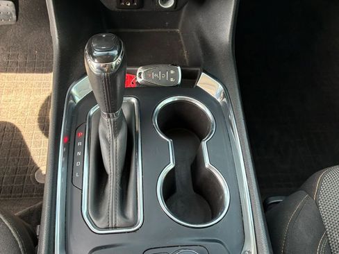 Used 2019 Chevrolet Traverse LT image 32