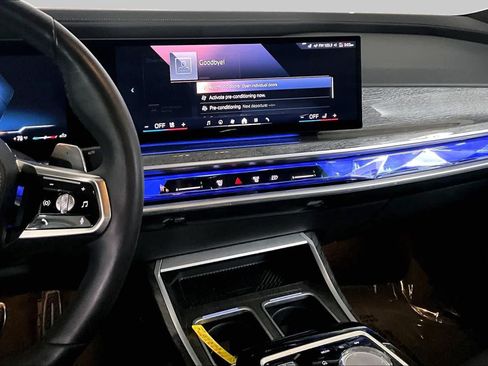 Used 2023 BMW 760i xDrive AWD/4WD image 7