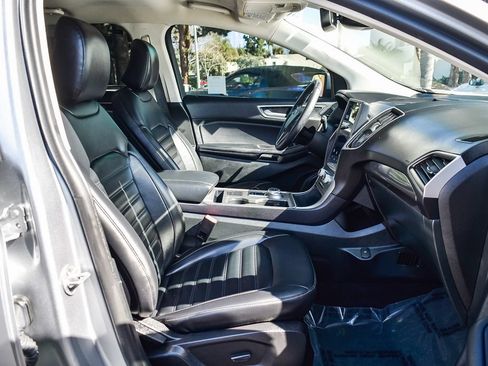 Used 2023 Ford Edge SEL AWD/4WD image 16