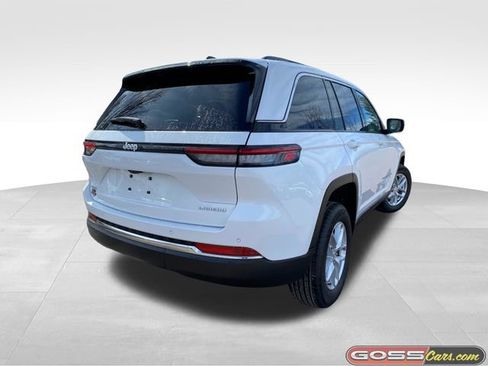 New 2026 Jeep Grand Cherokee Laredo image 3
