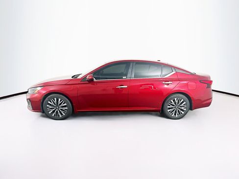 Used 2023 Nissan Altima 2.5 SV w/ SV Premium Package FWD image 4