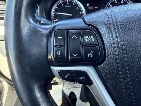 Used 2017 Toyota Highlander Limited image 27