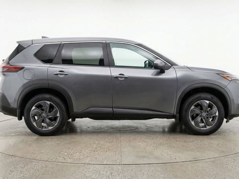 Used 2025 Nissan Rogue SV image 11