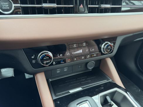 New 2025 Mitsubishi Outlander SEL image 24