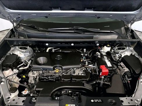 Used 2021 Toyota RAV4 XLE image 9