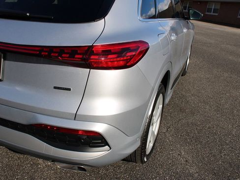 New 2025 Audi Q5 Premium Plus image 44