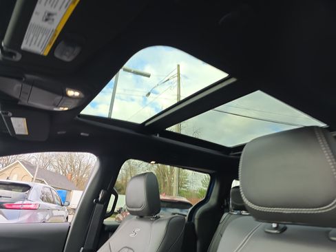 New 2026 Chrysler Pacifica Select image 5