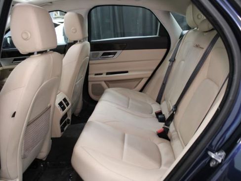 Used 2016 Jaguar XF Prestige image 22