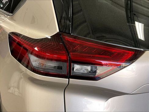 Used 2023 Nissan Rogue Platinum w/ Platinum Premium Package AWD/4WD image 34