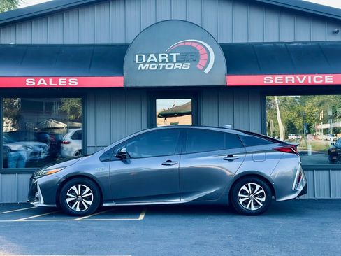Used 2019 Toyota Prius Prime Advanced image 4