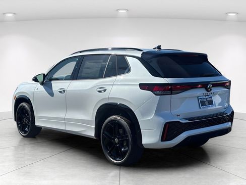New 2026 Volkswagen Tiguan SE R-Line AWD/4WD image 3
