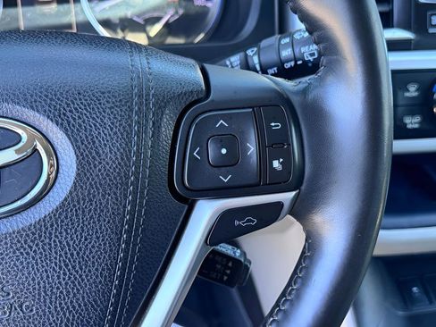 Used 2015 Toyota Highlander Limited Platinum AWD/4WD image 15