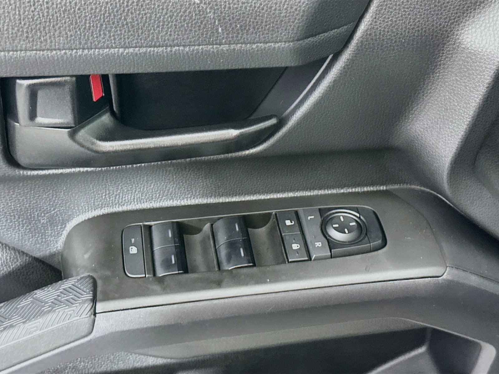 Certified 2025 Toyota Tacoma SR5 AWD/4WD image 18