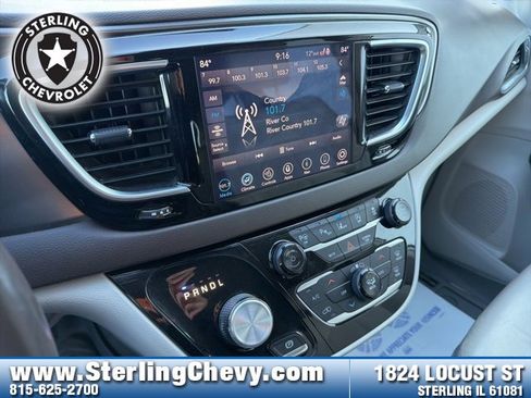 Used 2019 Chrysler Pacifica Touring-L Plus w/ Advanced Safetytec Group image 17