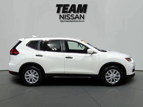 Used 2017 Nissan Rogue S image 7