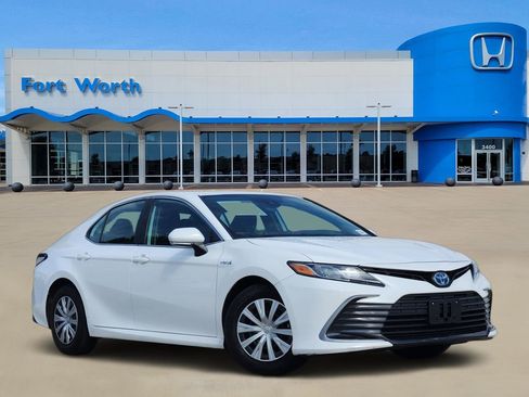 Used 2021 Toyota Camry LE w/ Cold Weather Package FWD image 1