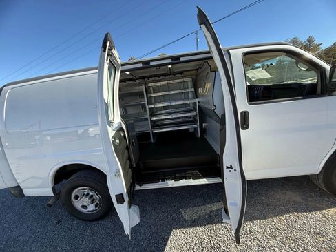 Used 2014 Chevrolet Express 2500 image 13