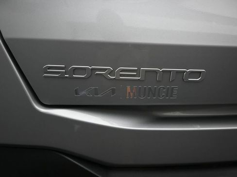 Certified 2025 Kia Sorento EX w/ EX Panoramic Sunroof Package AWD/4WD image 10