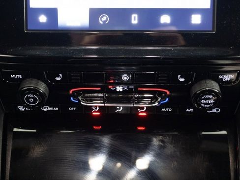 Certified 2022 Jeep Grand Cherokee L Laredo image 17