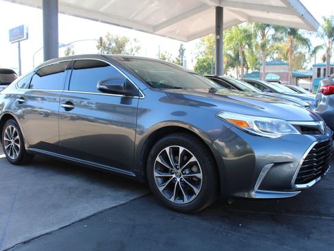 Used 2017 Toyota Avalon XLE Premium w/ Preferred Accessory Package FWD image 7