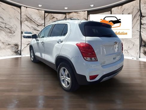 Used 2019 Chevrolet Trax LT w/ LT Convenience Package FWD image 5