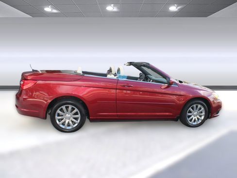 Used 2014 Chrysler 200 Touring image 8