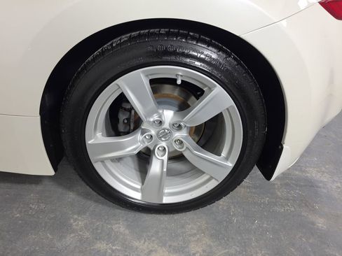 Used 2011 Nissan 370Z Touring RWD image 31