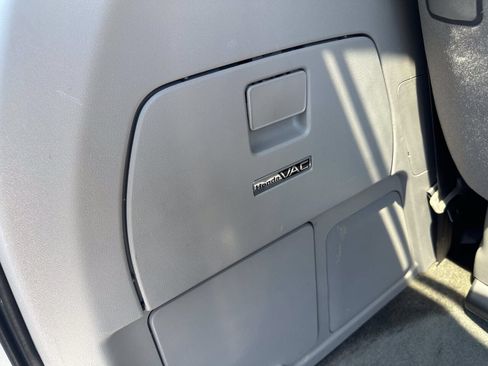 Used 2016 Honda Odyssey SE image 18