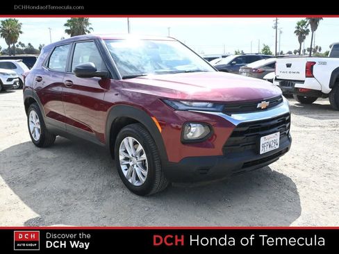 Used 2023 Chevrolet TrailBlazer LS FWD image 3