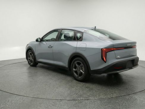 Used 2025 Kia K4 LXS image 6