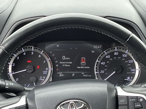 Used 2023 Toyota Highlander XLE FWD image 13