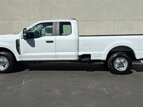 New 2026 Ford F250 XL w/ XL Chrome Package image 3