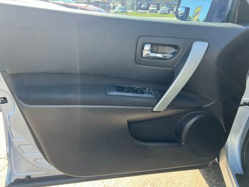 Used 2015 Nissan Rogue S w/ Convenience Package image 9