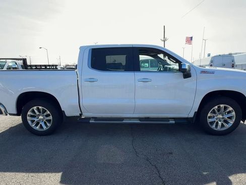 Used 2021 Chevrolet Silverado 1500 LTZ w/ Z71 Off-Road Package image 9