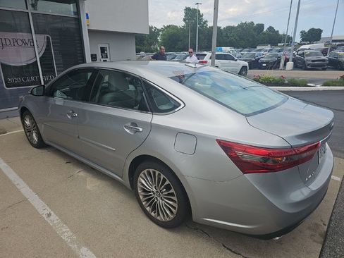 Used 2017 Toyota Avalon Limited w/ Carpet Mat Package FWD image 8