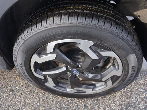 Used 2023 Subaru Crosstrek 2.5i Limited w/ Moonroof Package image 9